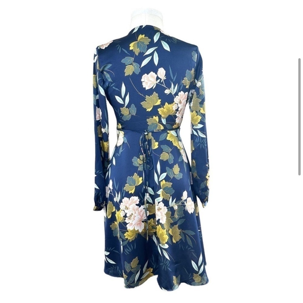 Lulus  Love is Life Navy Blue Floral Print Satin Wrap Dress Sz XS - Picture 12 of 13